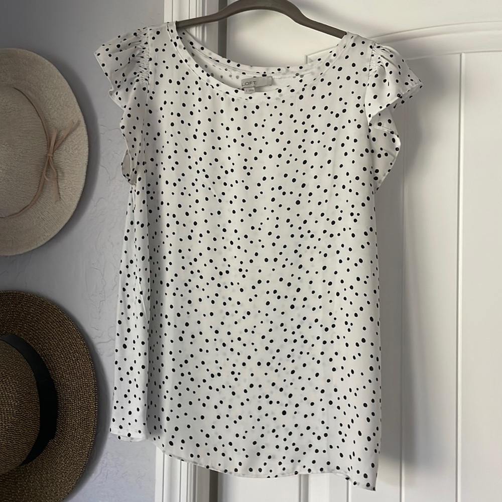 LOFT ruffle sleeve top